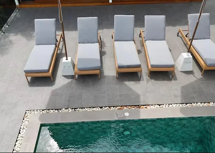 8 Bedroom Monkey Villa Room 202